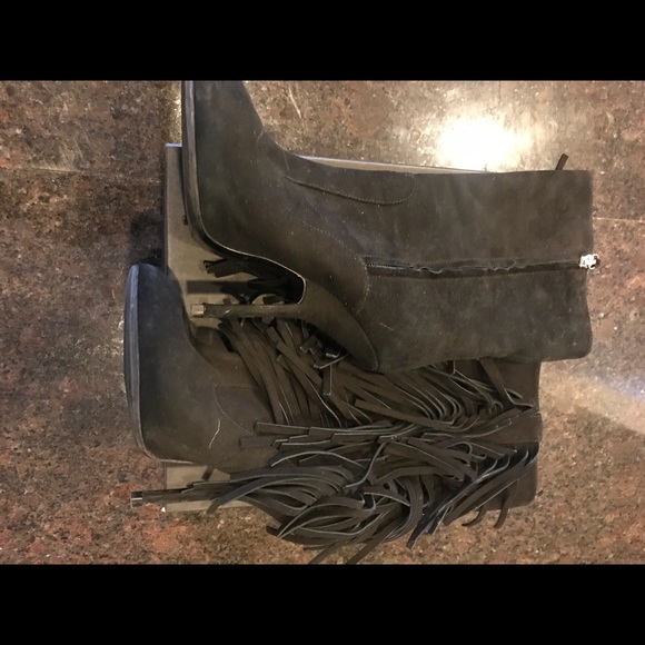 Giuseppe Zanotti Fringe Trim Suede Boot - Picture 4 of 4